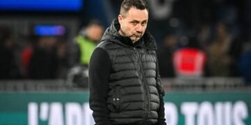 Roberto DE ZERBI of Marseille during the French championship Ligue 1 football match between Paris Saint-Germain and Olympique de Marseille on 8 February 2026 at Parc des Princes stadium in Paris, France - Photo Matthieu Mirville / DPPI (Photo by Matthieu Mirville / DPPI via AFP)