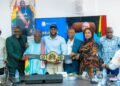 Conakry : Bafodé Gassama champion du monde de MMA présente sa ceinture